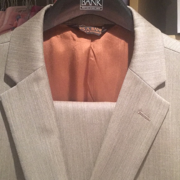 Jos A Bank taupe weave striped suit - Picture 2 of 6